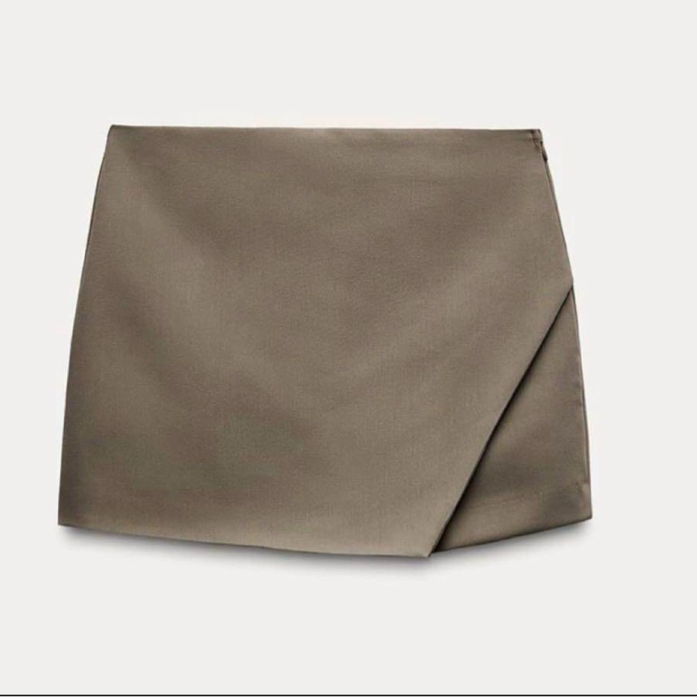 Elegant Tan Women's Skort